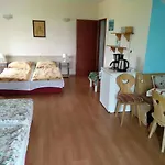 Δωμάτια σε οικογενειακή κατοικία Iwona *